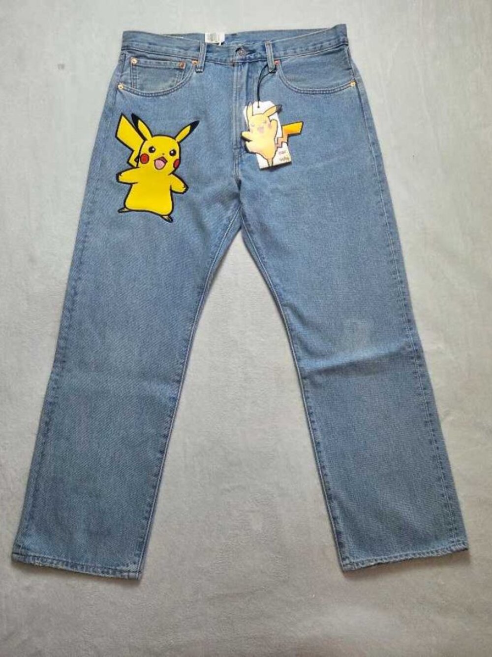 New 34x30 Levi's x Pokemon Stone 551Z Authentic straight jeans Pikachu